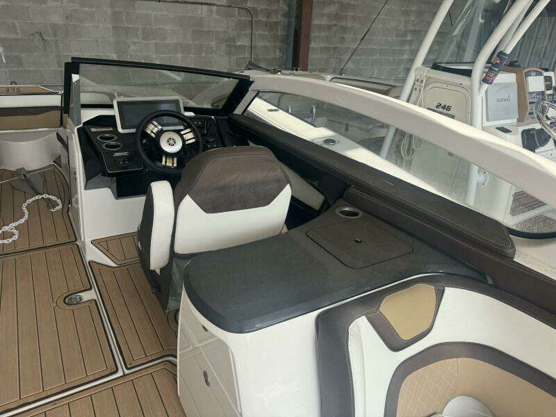 2022 Yamaha Boats 275 SD