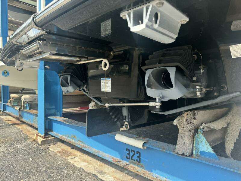 2022 Yamaha Boats 275 SD