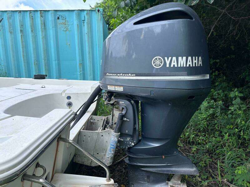 2014 Sportsman Masters 247 Bay Boat