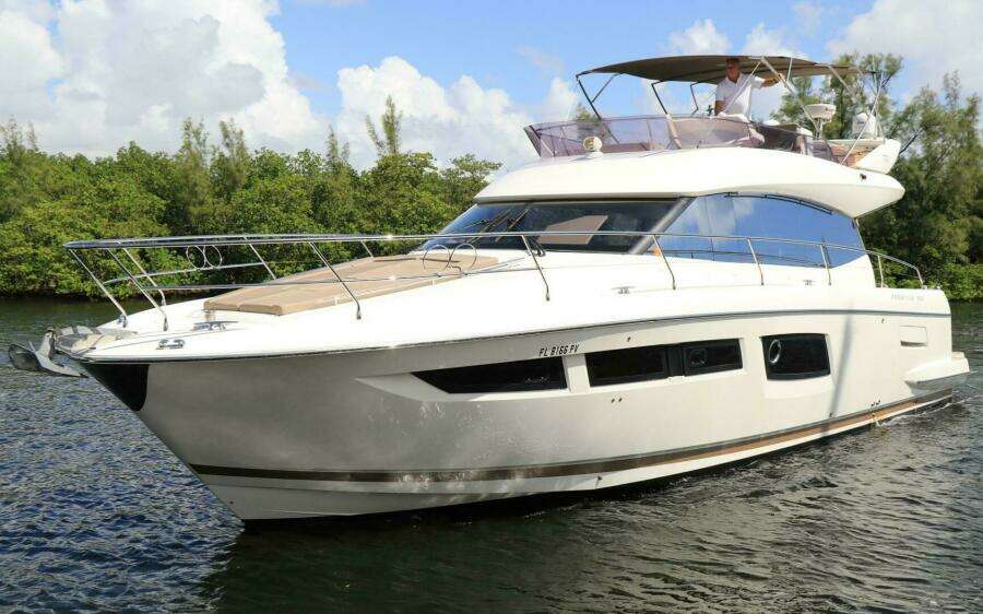 Prestige Flybridge 500