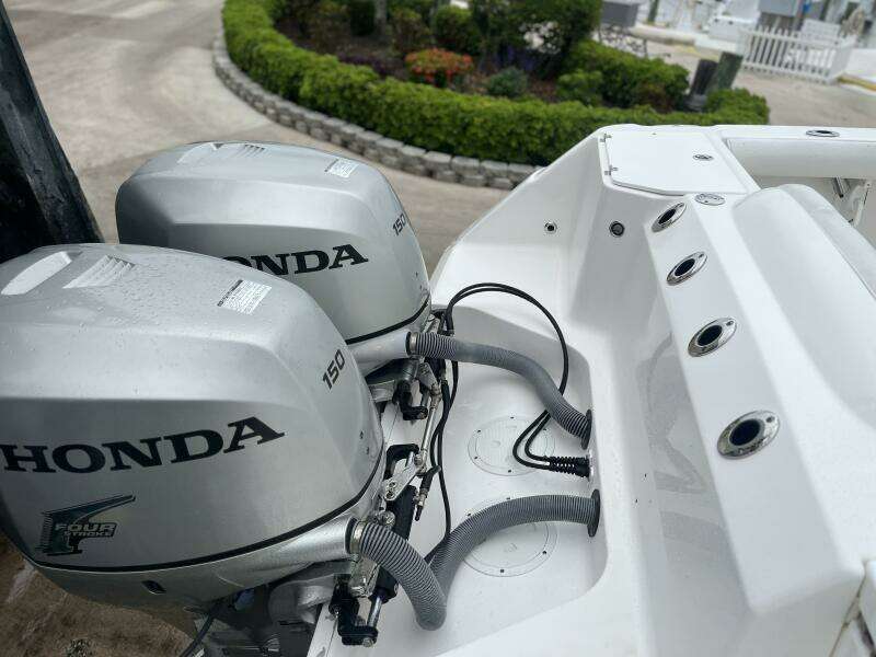 2007 Everglades 240CC