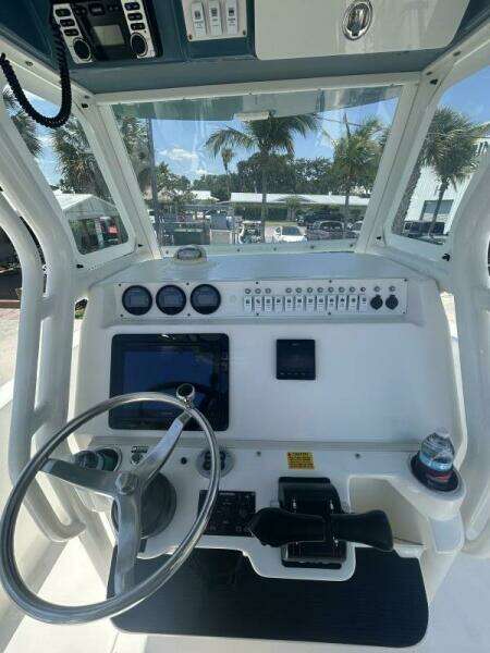 2007 Everglades 240CC