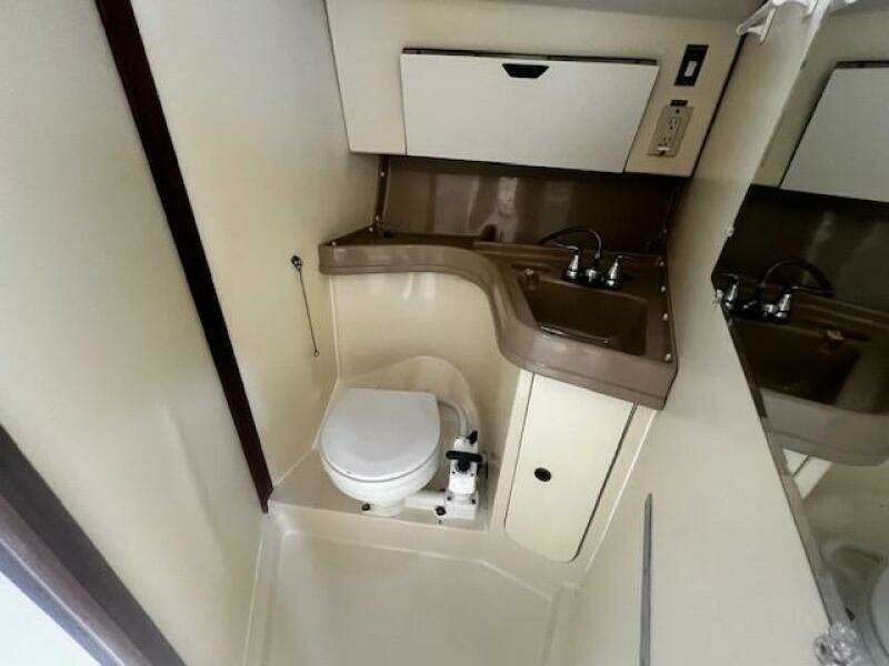 1983 Pearson 303 Sloop