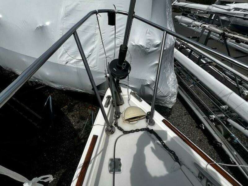1983 Pearson 303 Sloop