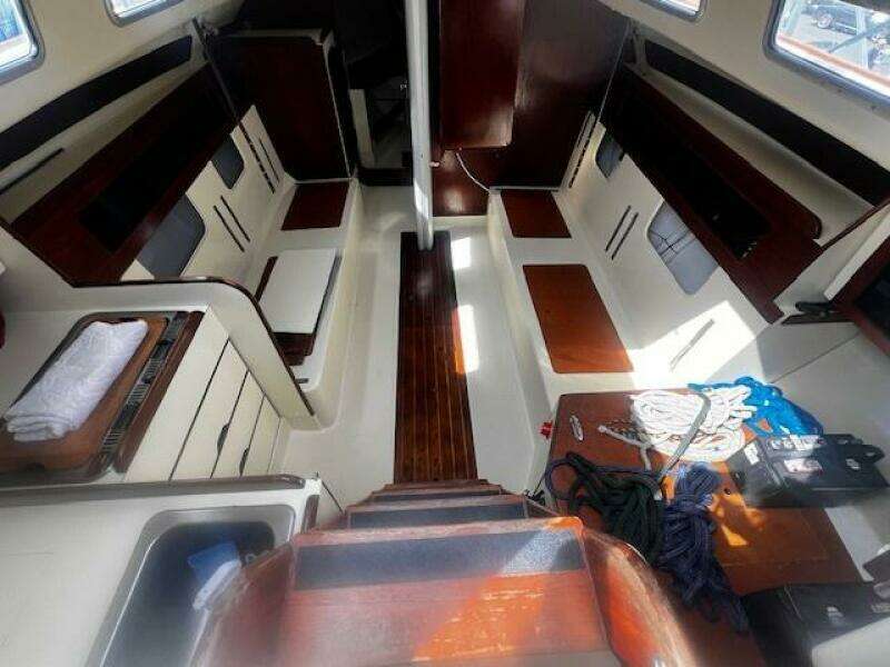 1983 Pearson 303 Sloop