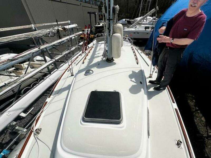 1983 Pearson 303 Sloop
