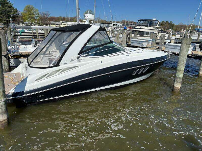 2008 Cruisers Yachts 330/350 Express