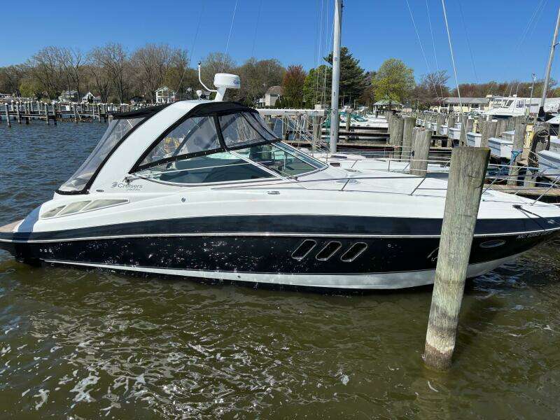 2008 Cruisers Yachts 330/350 Express