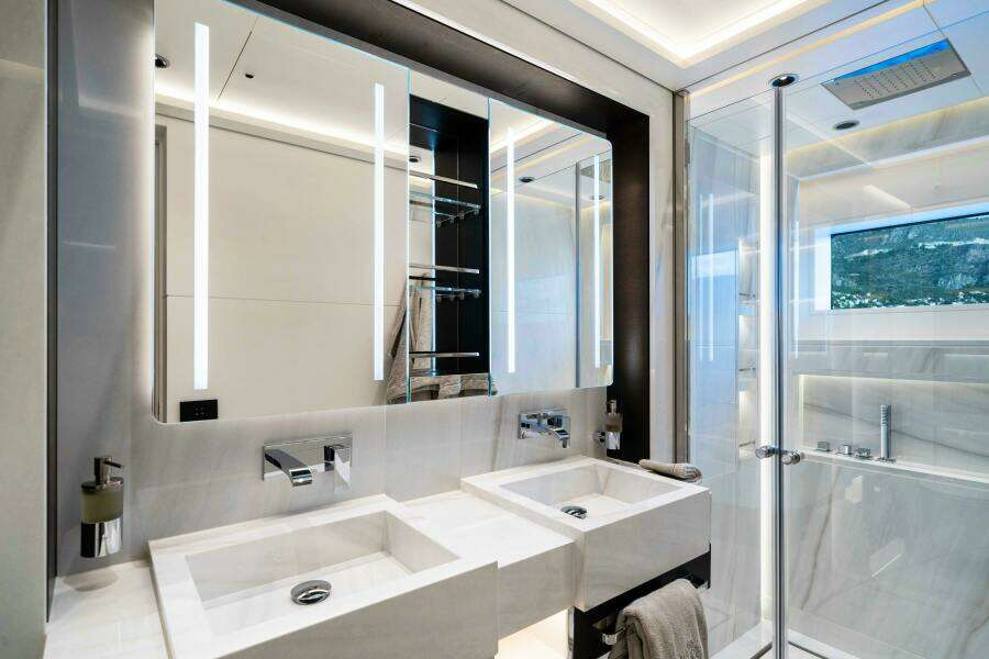 2028 Ocean King DUCALE 120