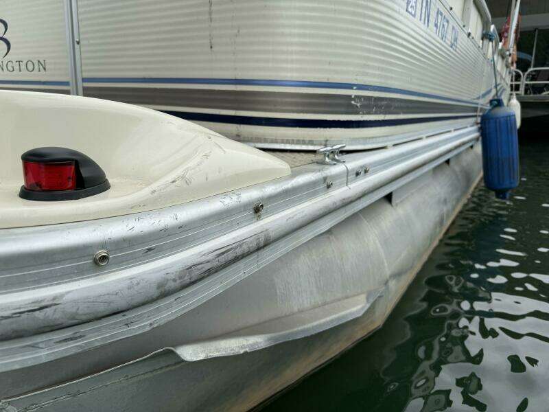 2002 Bennington 257L Pontoon Boat