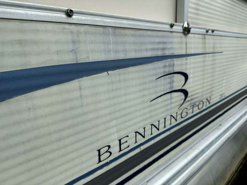 2002 Bennington 257L Pontoon Boat