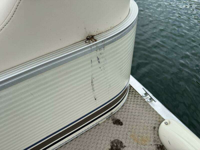 2002 Bennington 257L Pontoon Boat