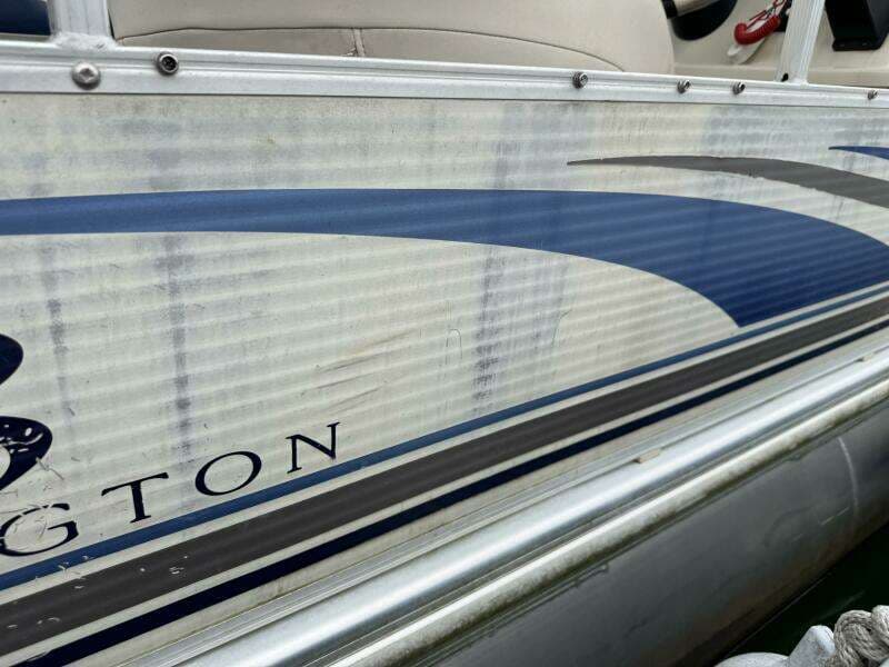 2002 Bennington 257L Pontoon Boat