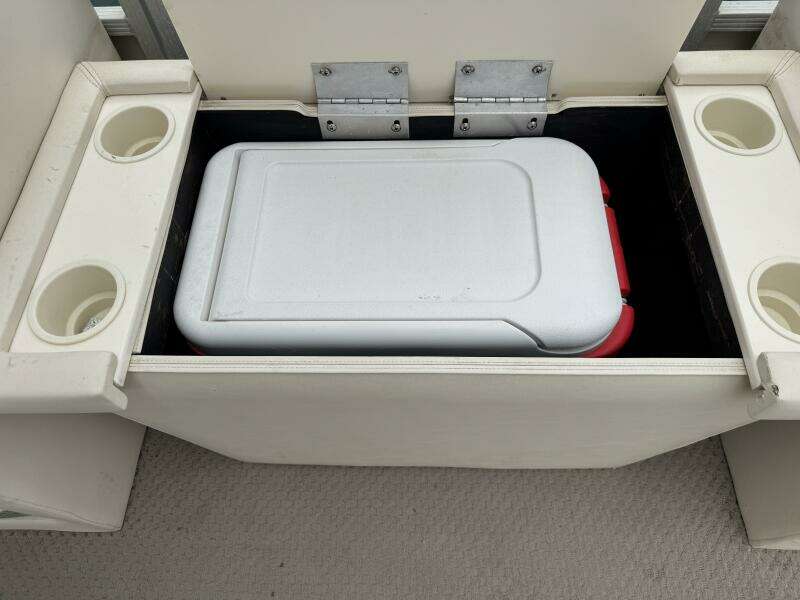 2002 Bennington 257L Pontoon Boat