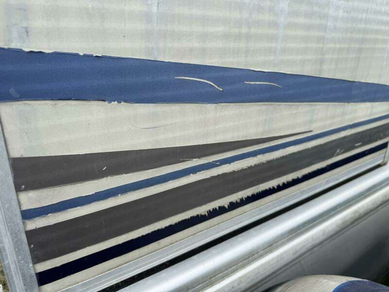 2002 Bennington 257L Pontoon Boat