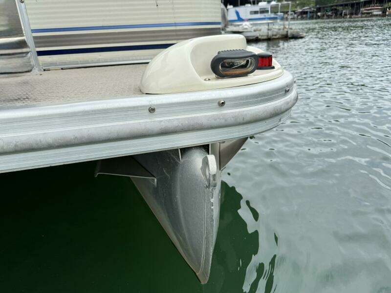 2002 Bennington 257L Pontoon Boat