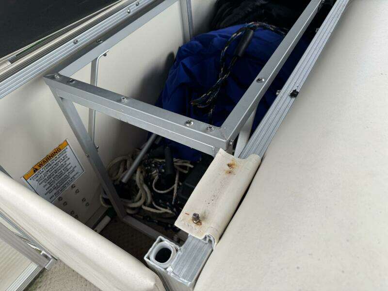 2002 Bennington 257L Pontoon Boat