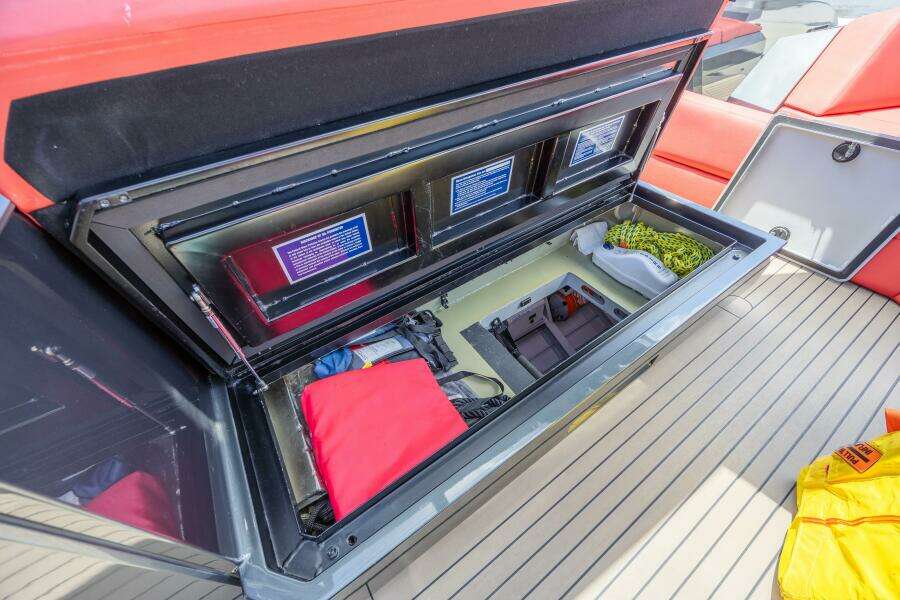 2023 Vanquish Yachts VQ58