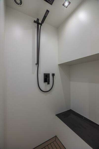 2023 Vanquish Yachts VQ58