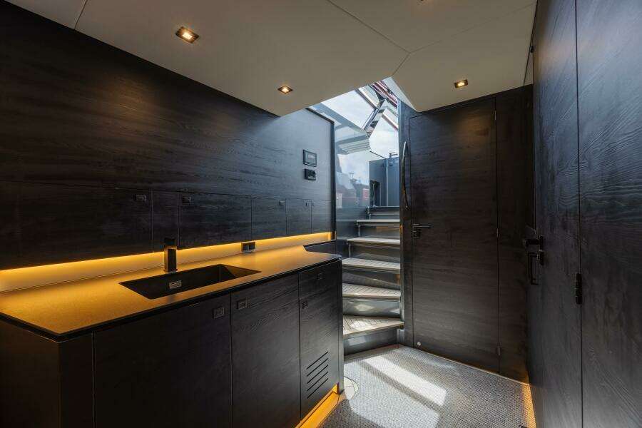 2023 Vanquish Yachts VQ58