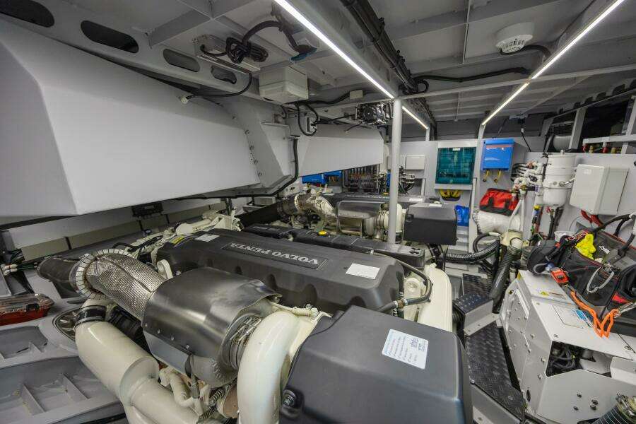 2023 Vanquish Yachts VQ58