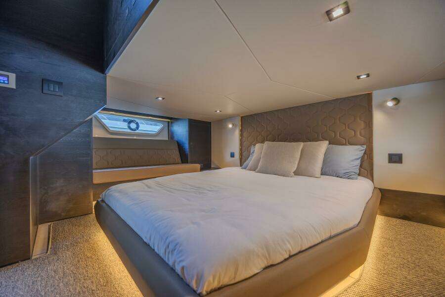 2023 Vanquish Yachts VQ58