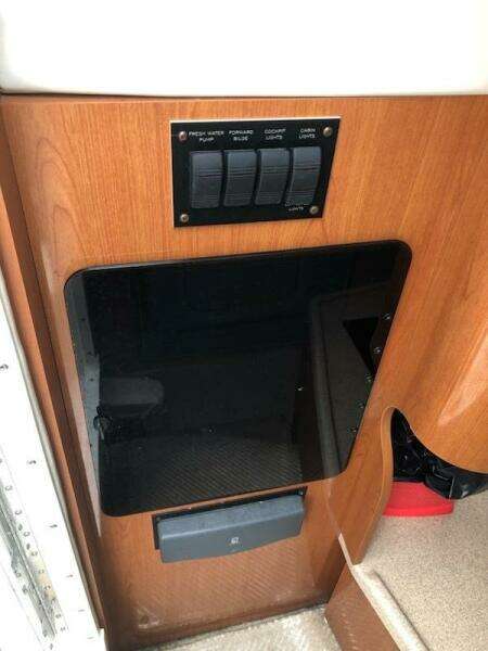 2001 Four Winns 268 Vista Vee