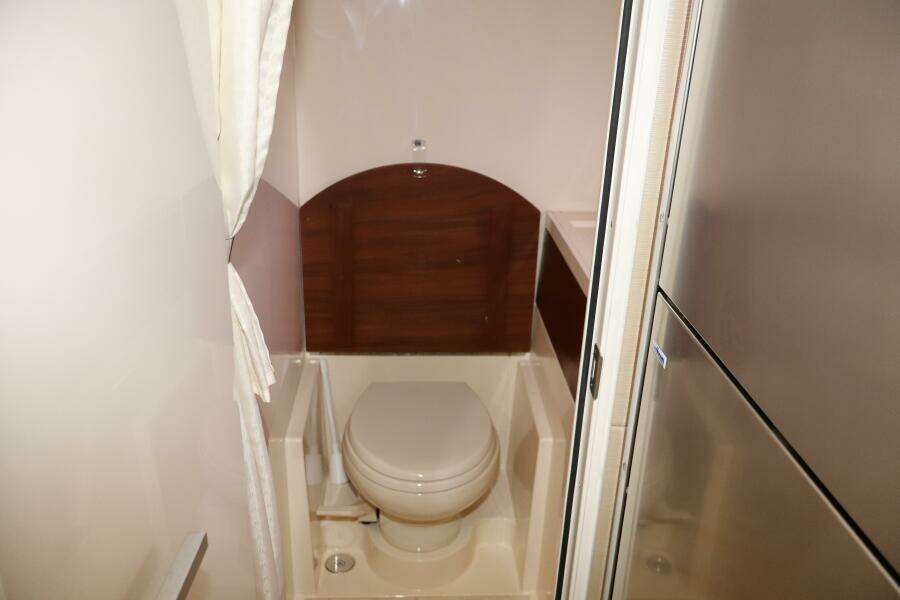 2015 Sea Ray 410 Sundancer- SOMEDAY- Head