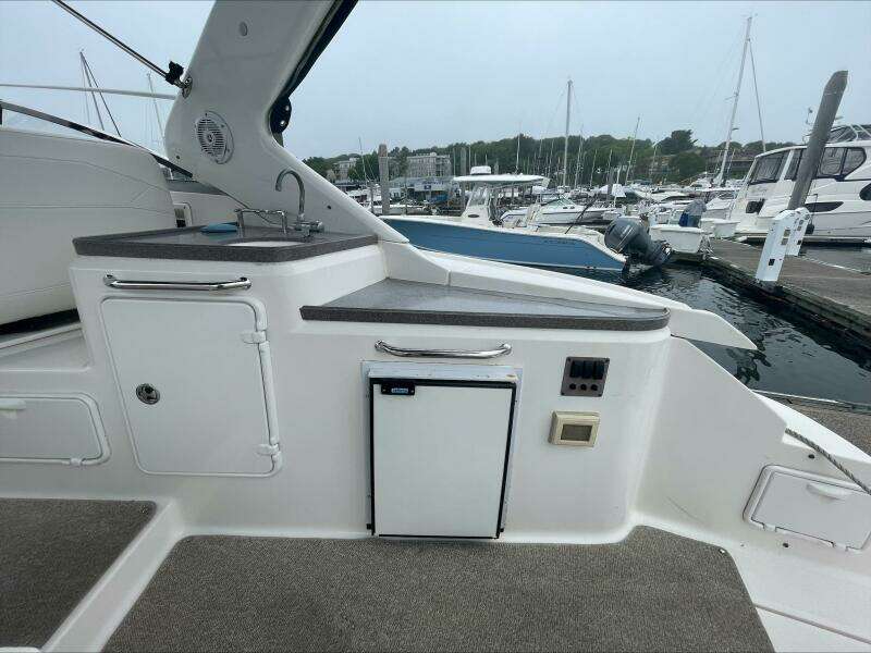 2007 Regal 3360 Window Express