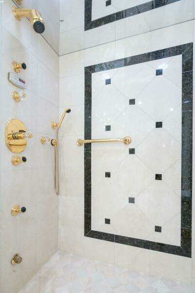 Owner Ensuite Shower