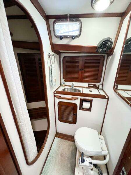 1986 Tayana Vancouver 42