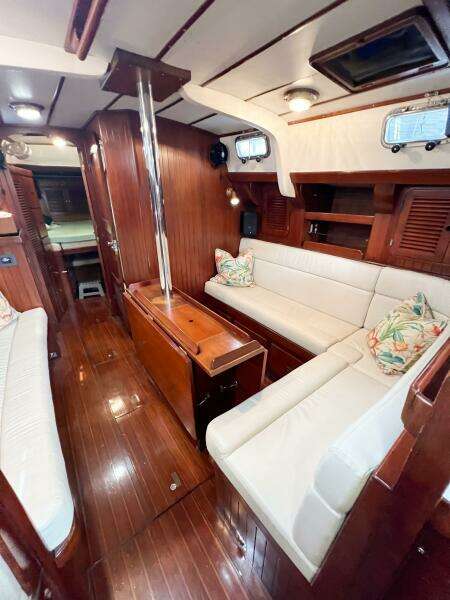 1986 Tayana Vancouver 42