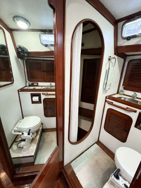 1986 Tayana Vancouver 42