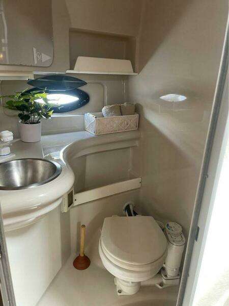 2003 Regal 2860 Commodore