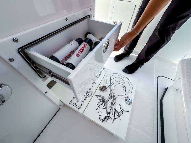 2025 Edgewater 370CC