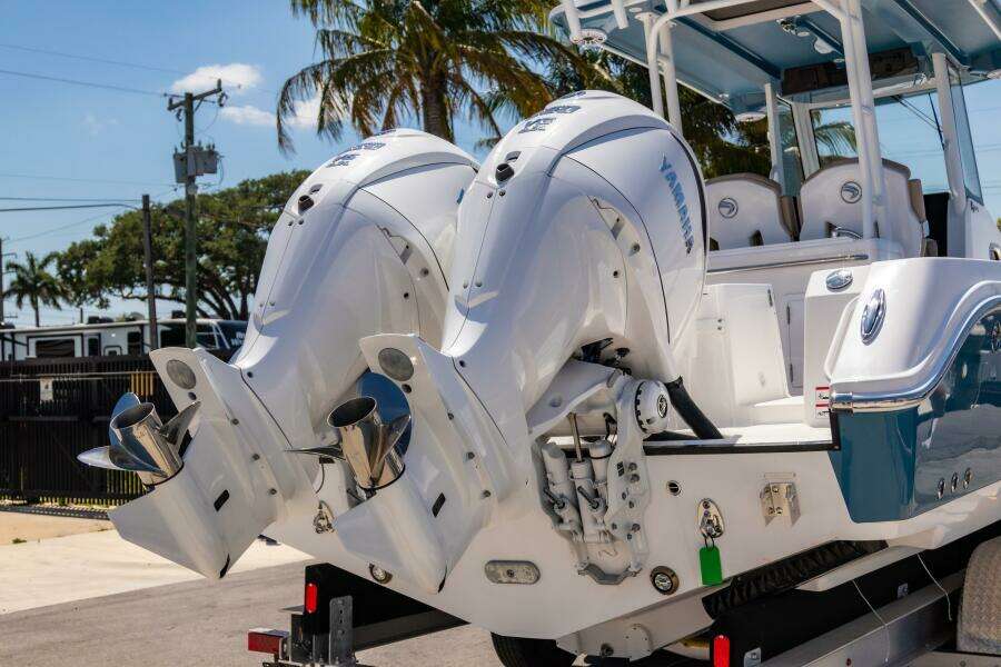 2025 Edgewater 325CC