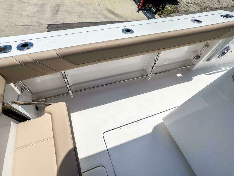 2025 Edgewater 325CC