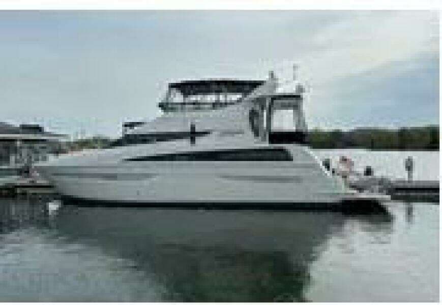 2006 Carver Motor Yacht
