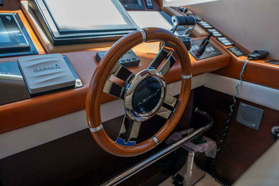 2010 Azimut 75 Fly