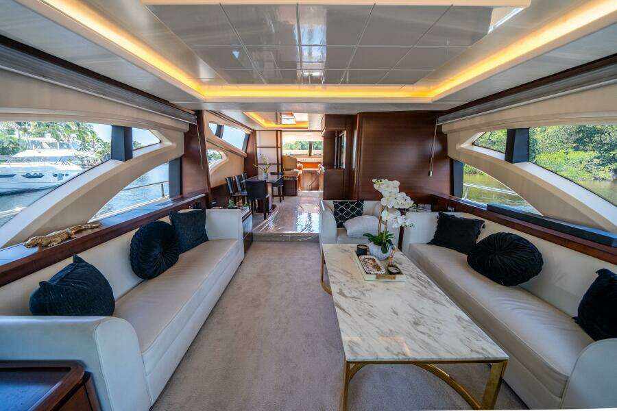 2010 Azimut 75 Fly