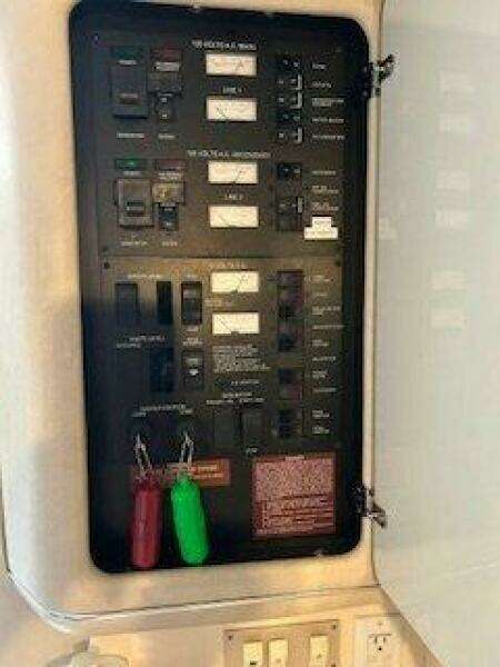 1996 Sea Ray 330 Express Cruiser