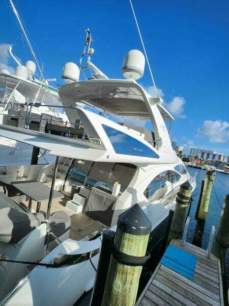 2014 Azimut Flybridge