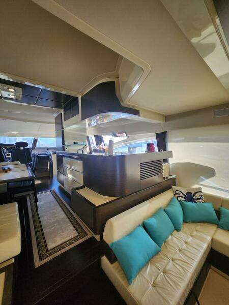2014 Azimut Flybridge