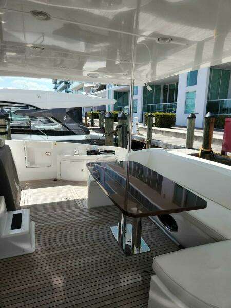 2014 Azimut Flybridge