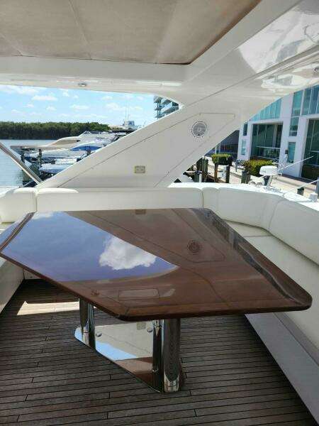 2014 Azimut Flybridge