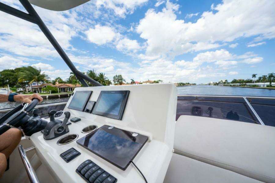 2020 Prestige 520 Fly