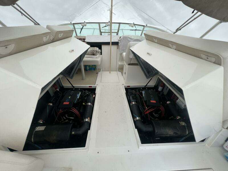 1993 Sea Ray 310 Amberjack