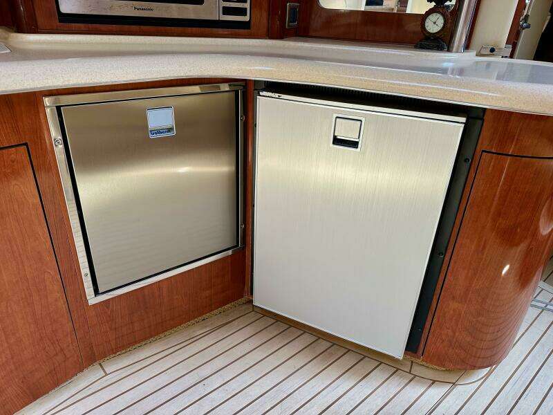 2004 Sea Ray 420 Sundancer
