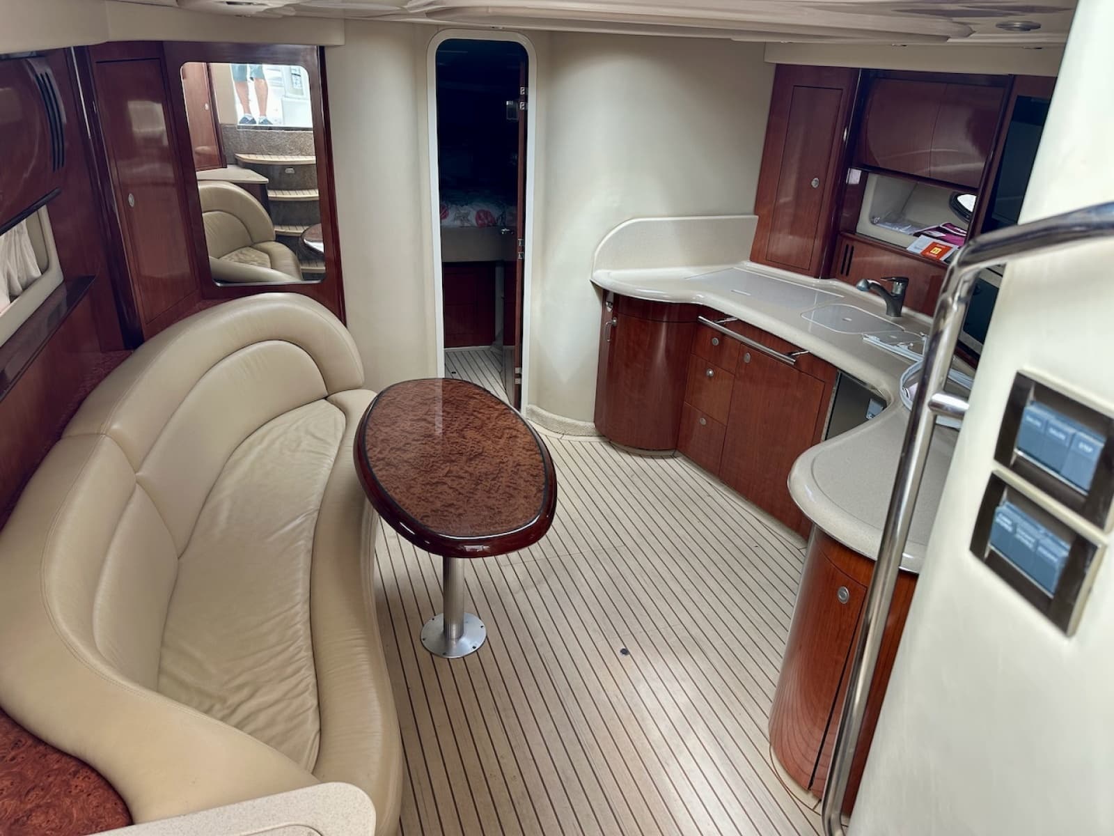 2004 Sea Ray 420 Sundancer