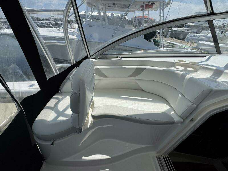 2011 Boston Whaler 305 Conquest